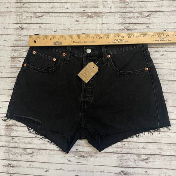 NEW NWT Levi's Women's 501 Original Shorts Black Washed Button Fly Size 31 - Picture 1 of 7